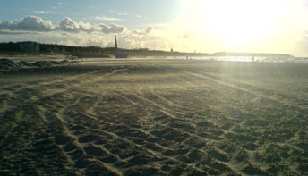 Sandsturm am Strand von Warnemünde: Der feine Sand ist fort