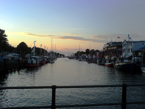 Abendstimmung am Alten Strom in Warnemünde