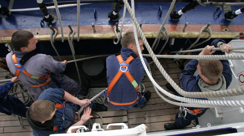 Seeleute an Bord der Gorch Fock