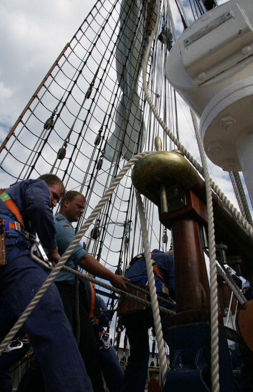 Seeleute an Bord der Gorch Fock