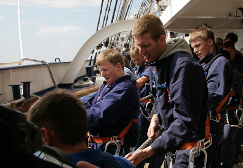 Seeleute an Bord der Gorch Fock